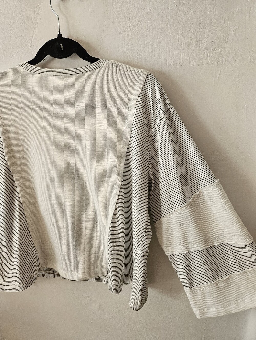 P.O.L Taking The Day Off Patch Striped Split V Neck Pullover Top White Black S - Picture 9 of 11